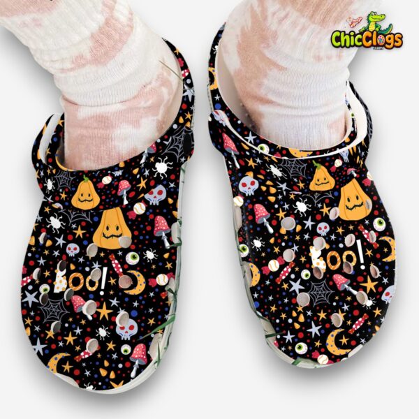 halloween-boo-print-clogs-spooky-pattern-shoes-1_vqneqe