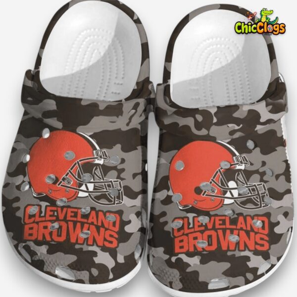 cleeland-browns-nfl-clogs-comfortable-footwear-for-men-_-women-by-footwearmerch-1_iro1g8