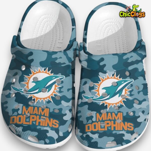 miami-dolphins-crocs-comfortable-nfl-clogs-for-men-_-women-1_vauckb