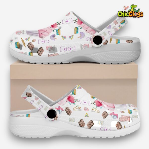 national-cupcake-day-women-classic-crocs-for-men_-women_-kids-1_fcbray