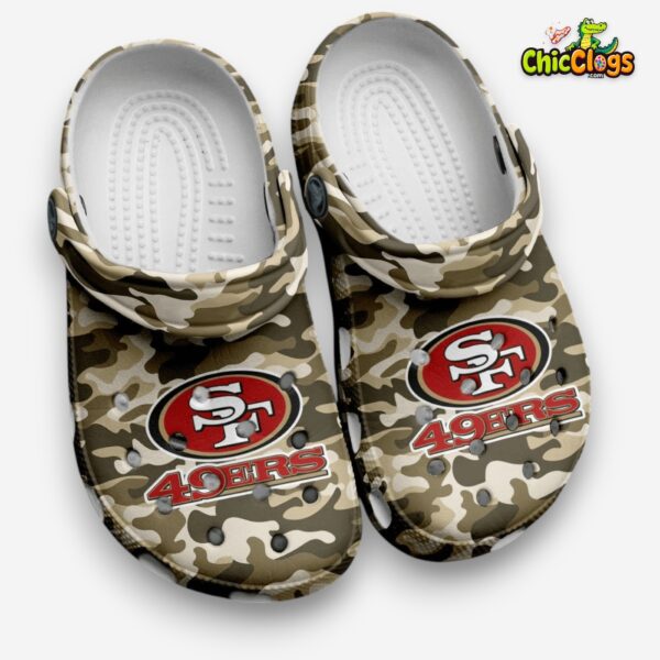 san-francisco-49ers-crocs-clogs-comfortable-nfl-footwear-for-men-_-women-1_hzx4wb