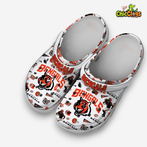 stylish-cincinnati-bengals-printed-design-crocs-clogs-nfl-team-footwear-1_g3ihmw