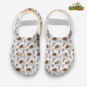 Breathable White Sandals Snoopy Sky Diving Pattern Cartoon Classic Crocs - Image 1