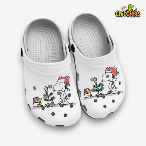 snoopy-woodstock-christmas-3d-printed-classic-crocs-shoes-1_ucqdbq