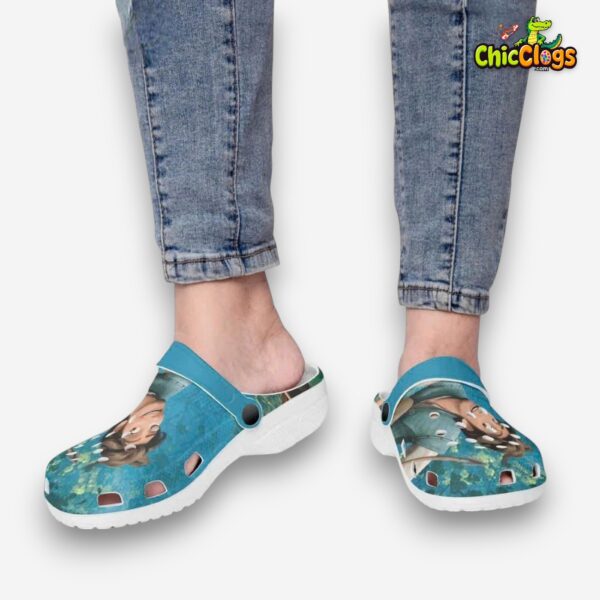 tangled-flynn-rider-cartoon-classic-crocs-1_e5iyi4